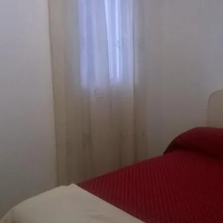 Pensionat Camera Matrimoniale In Eur Rom